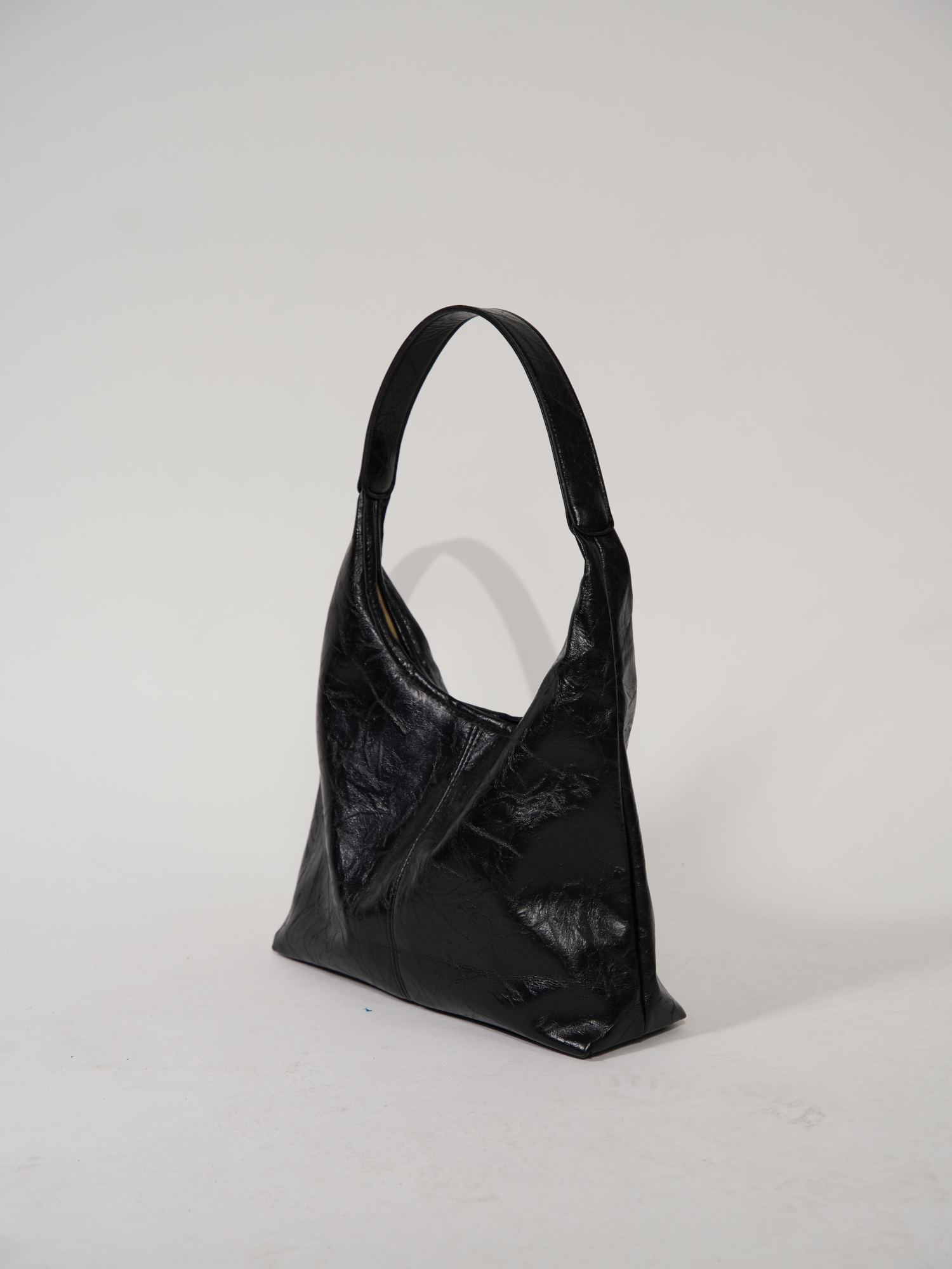 Kadriga – Tote Bag | Retro distressed finish, classic silhouette